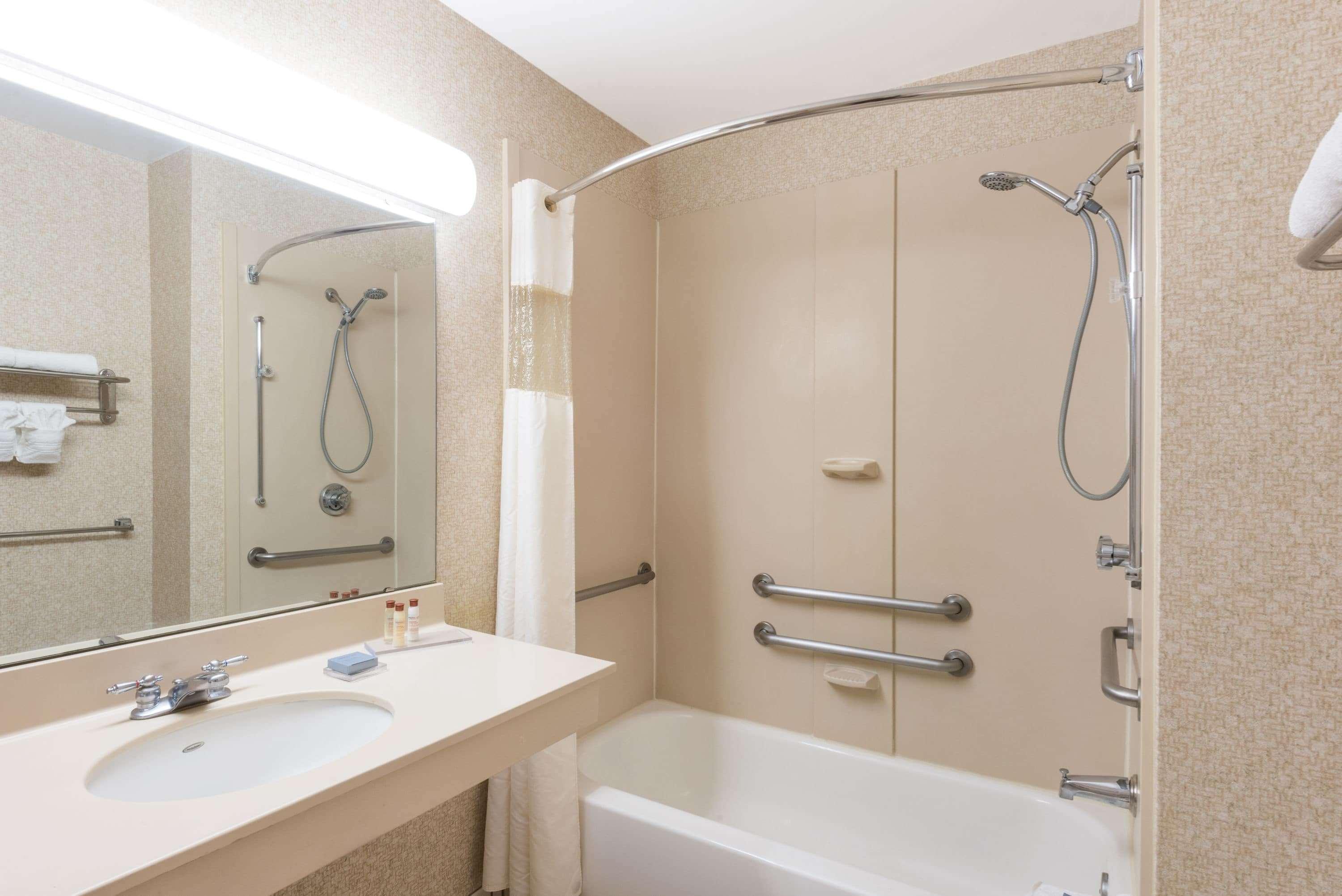 วินเกท บาย วินด์แฮม อินเดียนาโพลิสแอร์พอร์ต-ร็อกวิลล์โร้ด Hotel ภายนอก รูปภาพ