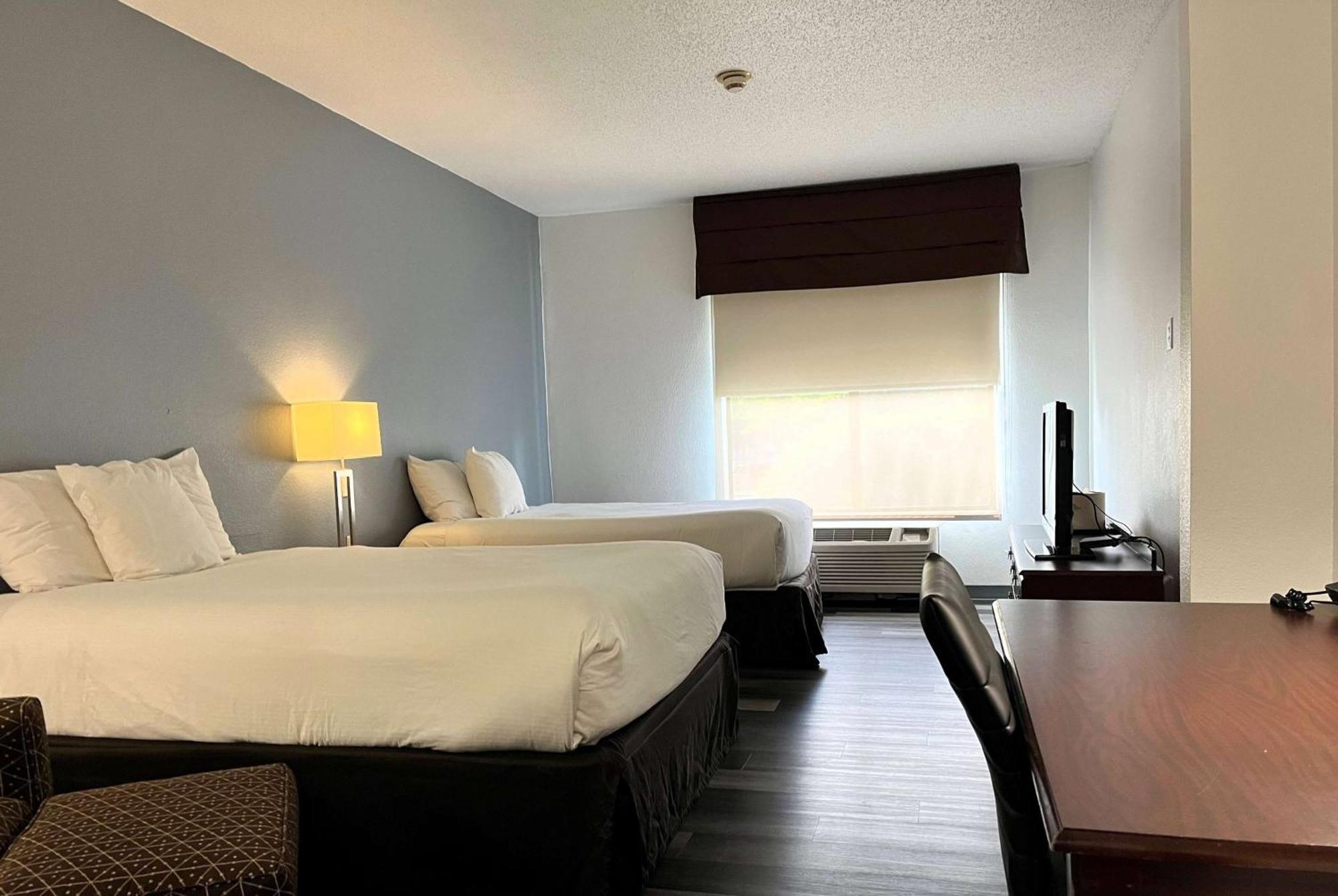 วินเกท บาย วินด์แฮม อินเดียนาโพลิสแอร์พอร์ต-ร็อกวิลล์โร้ด Hotel ภายนอก รูปภาพ